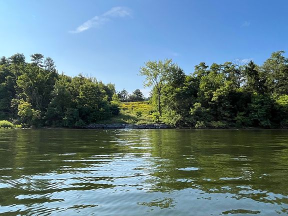 4th image of 12 Furnace Point Ln
