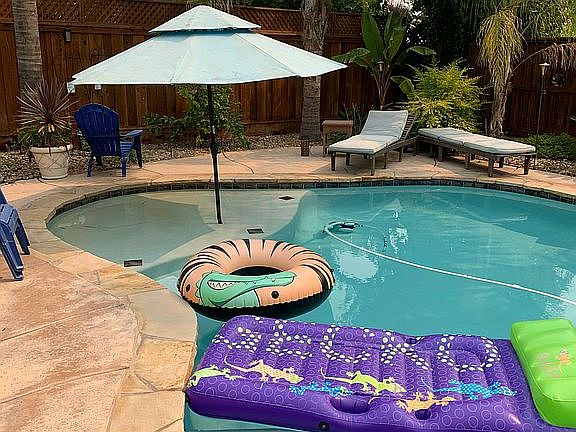 Acapulco Lounging Shelf 