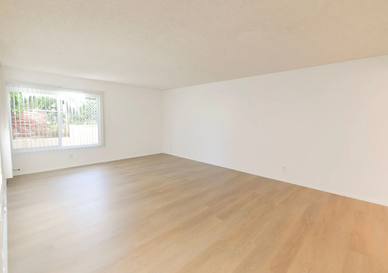 306 Avenida Granada — Photo 2