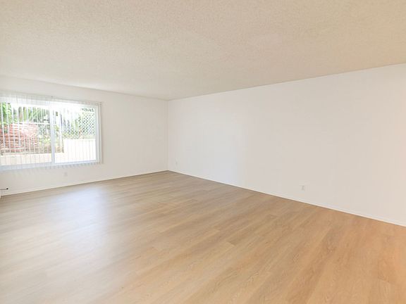 2nd image of 306 Avenida Granada #B
