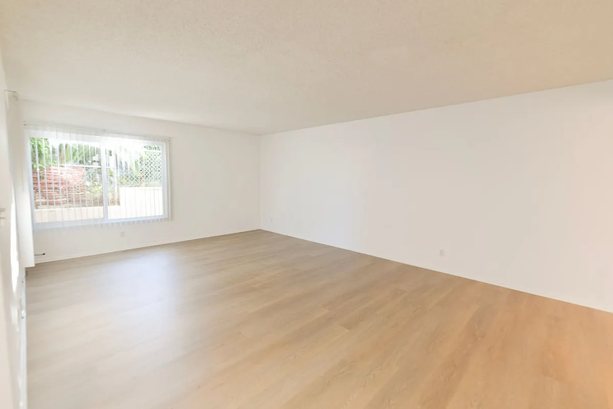 Building Photo - 306 Avenida Granada