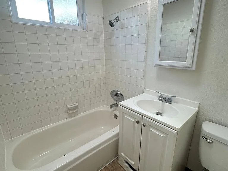 711 E. Pleasant Street — Photo 19
