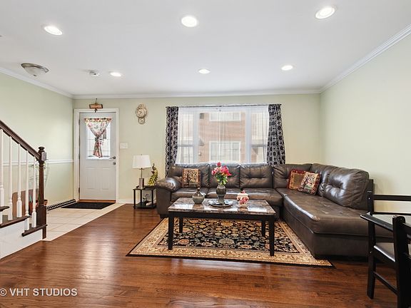 2nd image of 4848 Louise St APT B