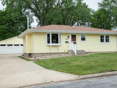 1831 4th Ave NW, Waverly, IA, 50677