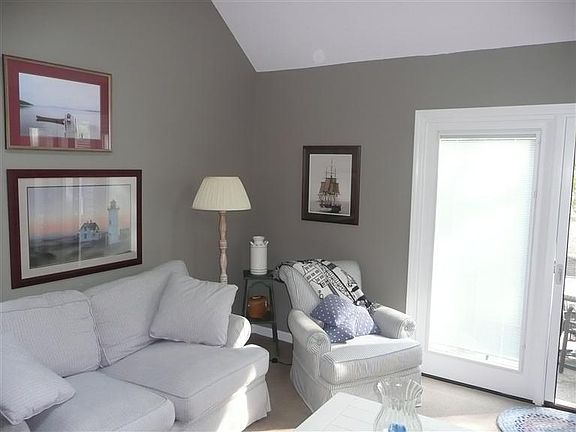 4th image of 14 Trevor Ln #14