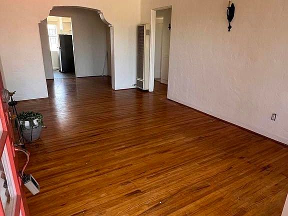5th image of 910 9th St