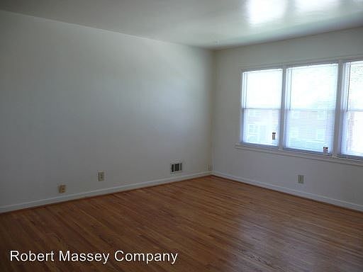 2nd image of 2908 Abigail Dr APT 4