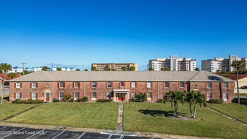 145 E Colonial Ct #D Photo 1