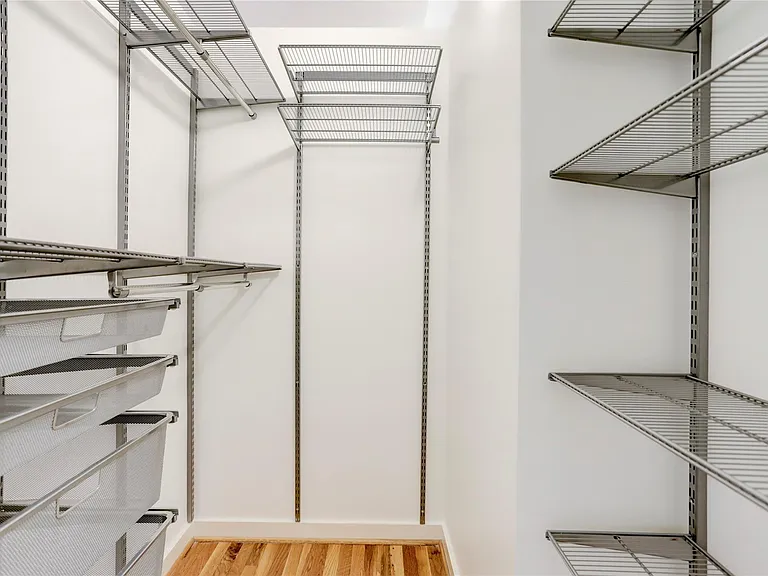 915 Franklin St #4M — Photo 7
