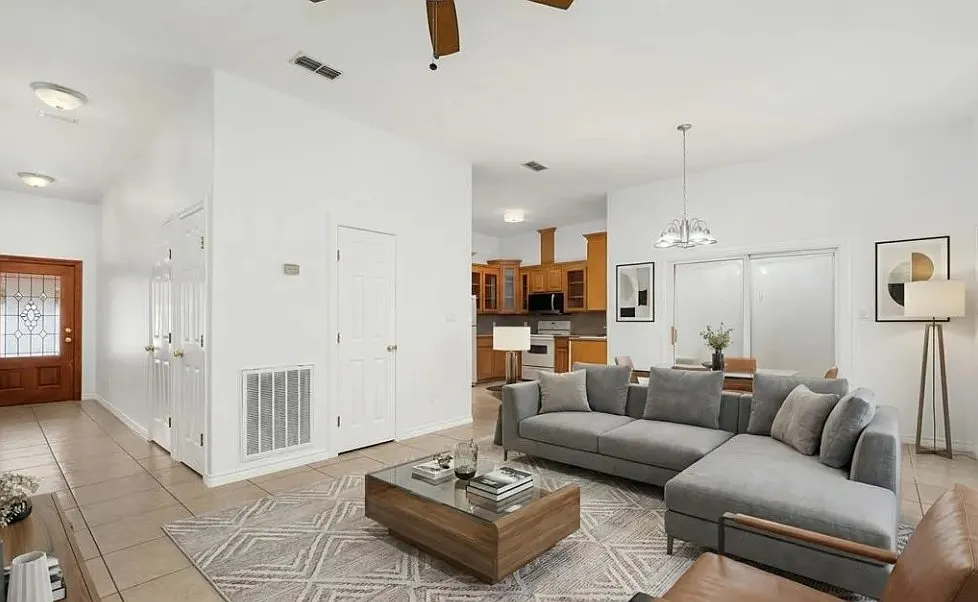 2 bed, 2.5 bath, 1790 sqft, $1,450 — Photo 4
