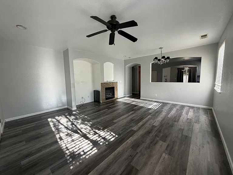3656 Libby Ln — Photo 4