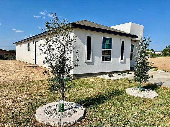 3rd image of 5202 Plasencia Ln