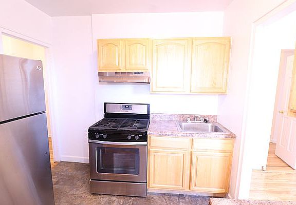 5th image of 6433 98th St APT 5E