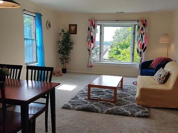 314 Bedford St APT 104, Lexington, MA 02420