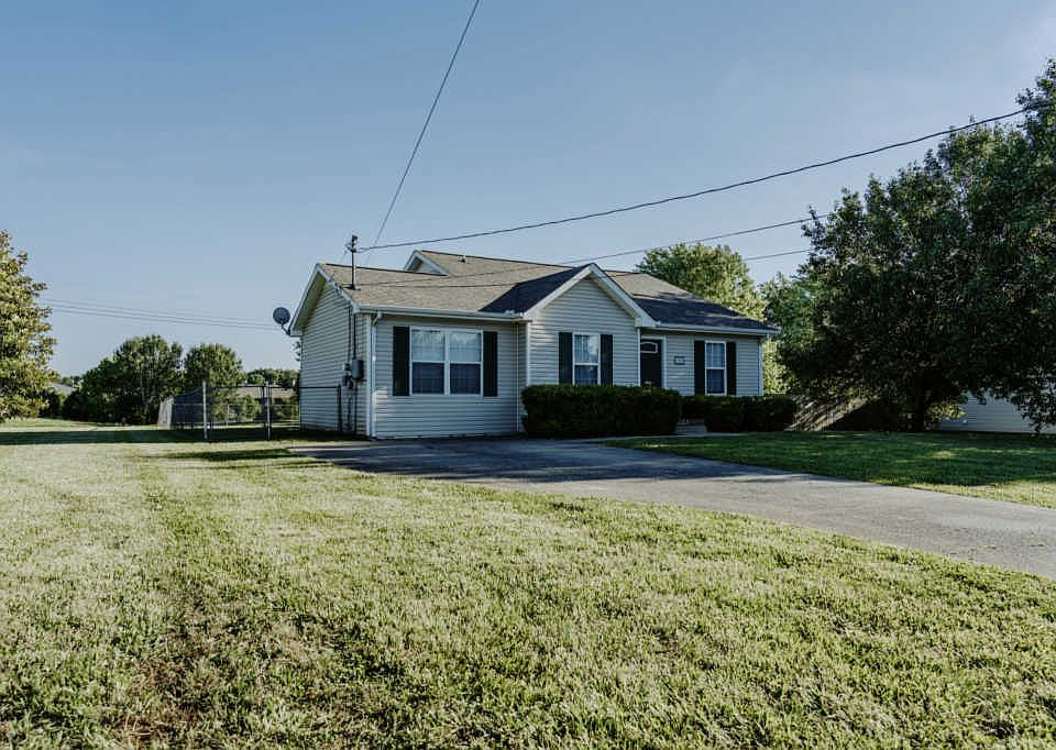 1st image of 350 Bombay Dr