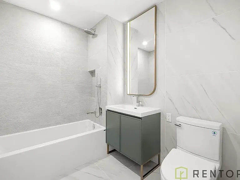 960 Franklin Ave #270 — Photo 5