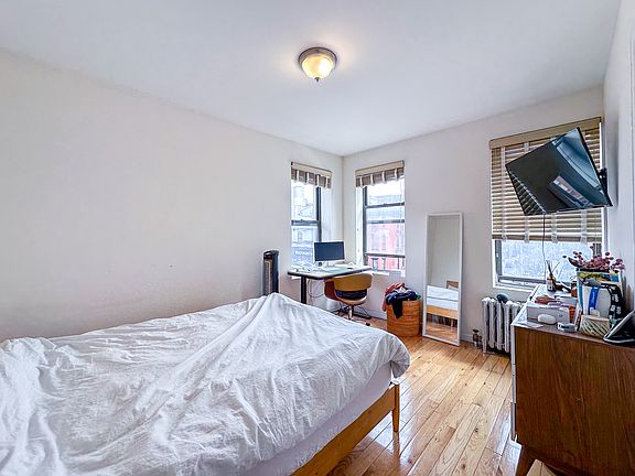 3rd image of 344 E 6th St APT 4C