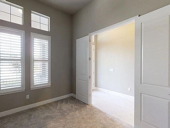 5th image of 425 Nottinghill St