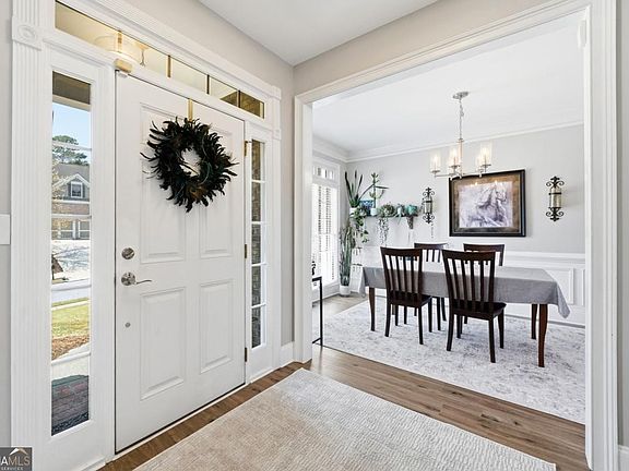 3rd image of 149 Nightwind Trce