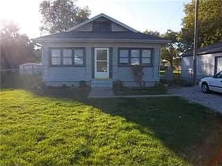 848 Denison St photo 1