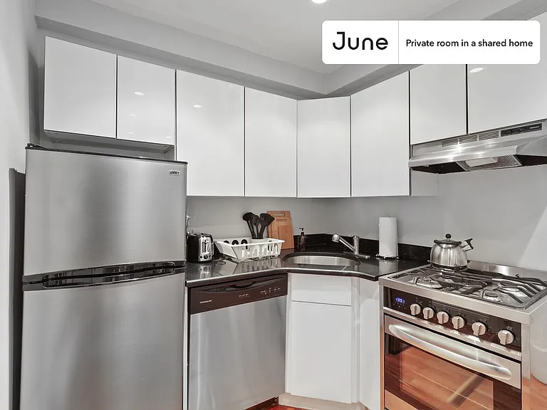 345 E 21st St #2B — Photo 12