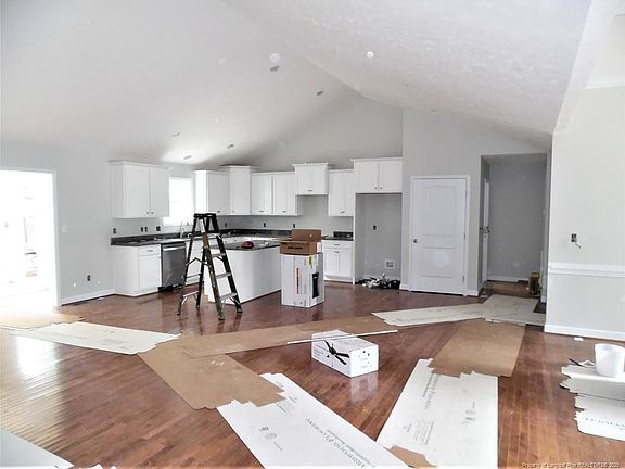 4th image of 2102 Washington St