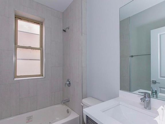 5th image of 3917 N Janssen Ave #3921-3S