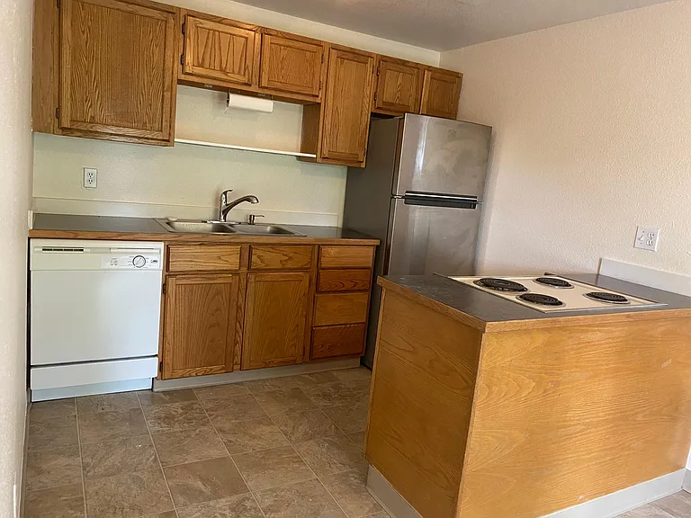 1149 Kamm St — Photo 3