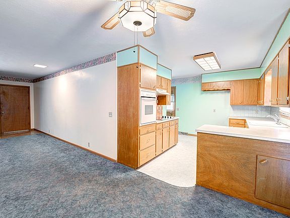 5th image of 2109 Nottingham Dr