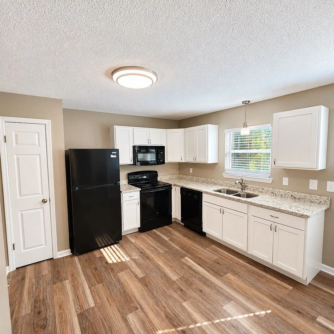 2 bed, 1.5 bath, 1100 sqft, $1,250 — Photo 4