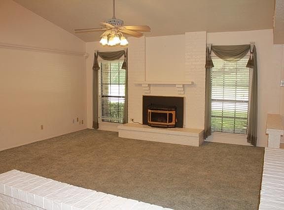 3rd image of 4312 Windsor Dr