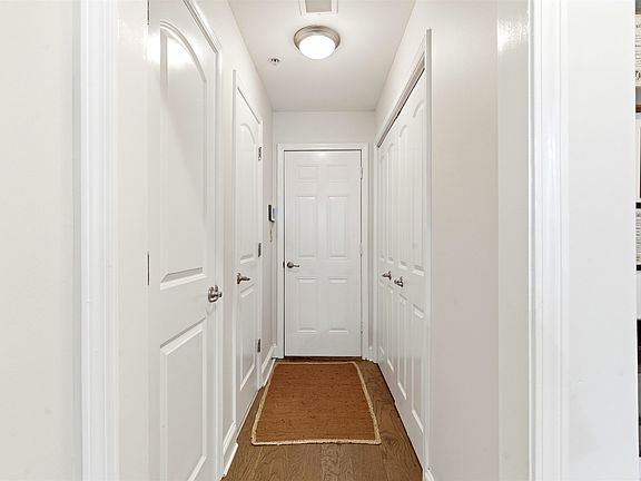 4th image of 75 Shoemaker Ct APT 105