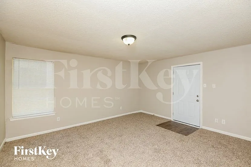 3 bed, 2.0 bath, 1442 sqft, $1,435 — Photo 2