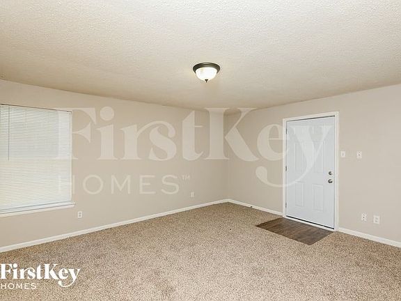 2nd image of 841 Hackamore St