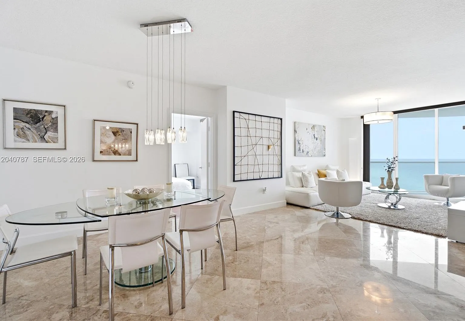 La Perla Condo — Photo 2