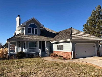 1st image of 904 Club View Dr