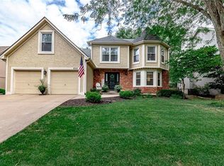 8353 Acuff Ln, Lenexa, KS 66215