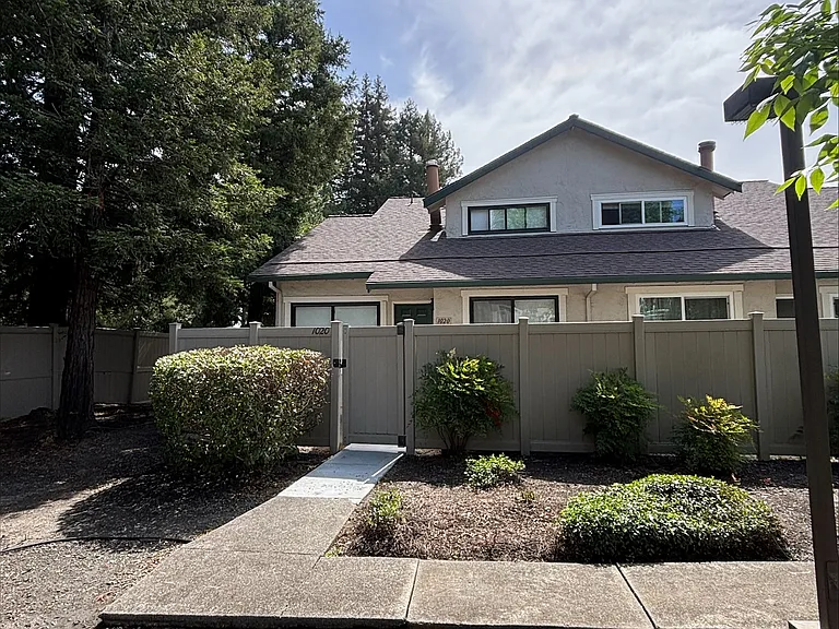 1020 Civic Center Dr — Photo 1