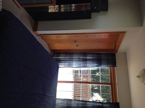 4th image of 1138 Oak Ave