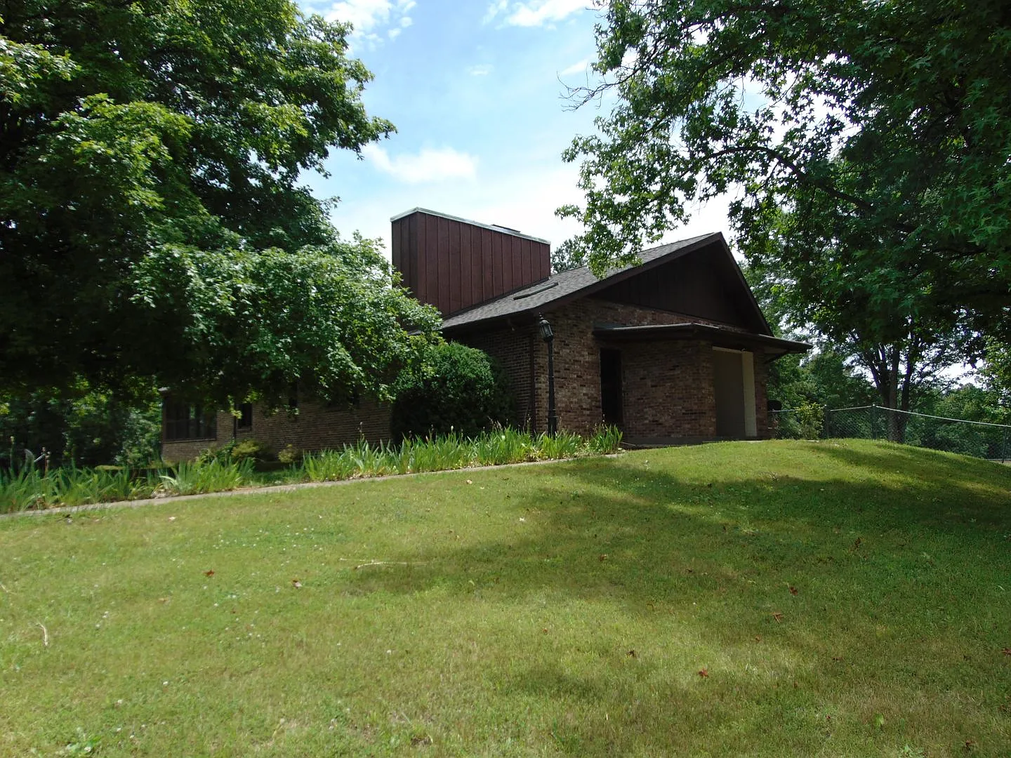 Amazing 3 Bed 2 Bath Country Home With Fabulous Views! — Photo 3