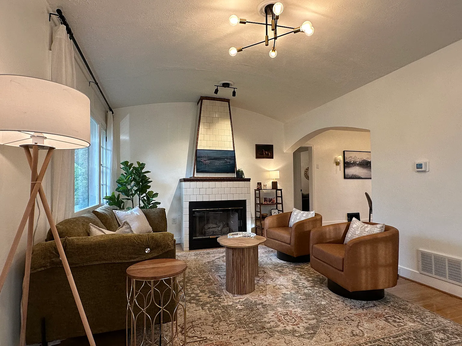 2 bed, 1000 sqft, $2,100 — Photo 2
