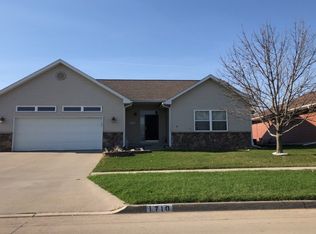 1710 McKay Dr, Knoxville, IA 50138