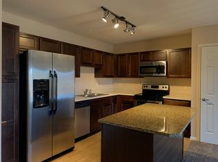 6813 Giles Rd #203, Papillion, NE 68133