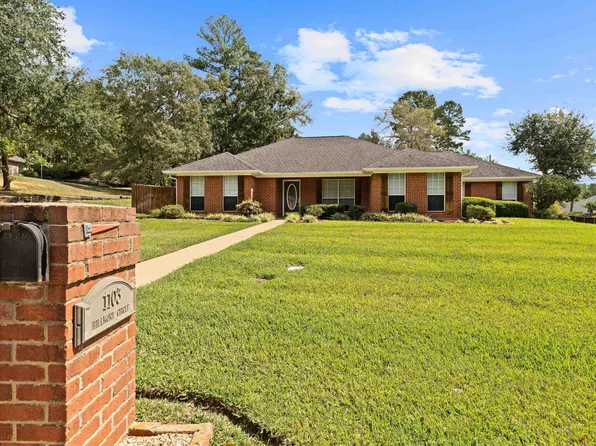 1103 Hillmont St, Kilgore, TX 75662