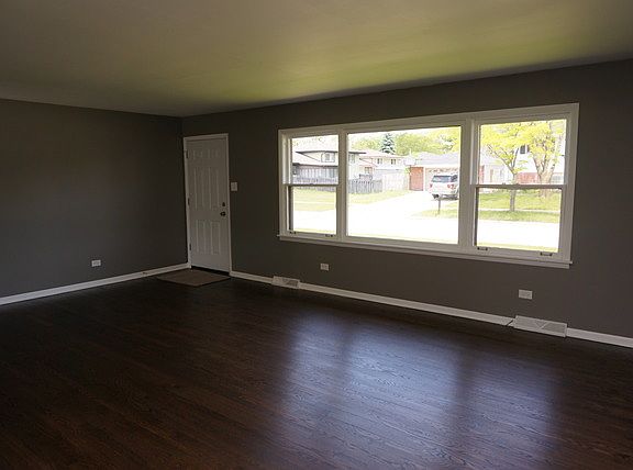 2nd image of 2561 200th St