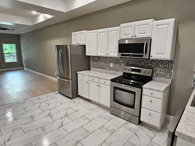 217 E Myrtle St #A — Photo 7