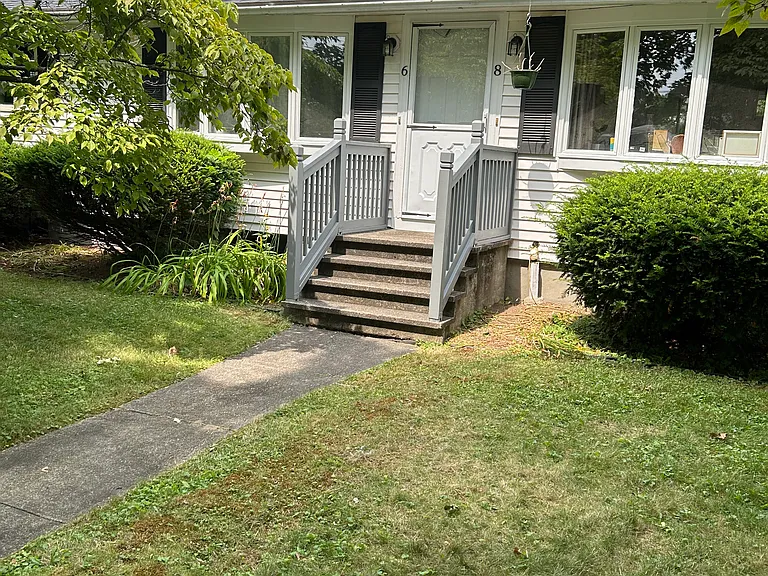 6 Eliot Rd — Photo 2