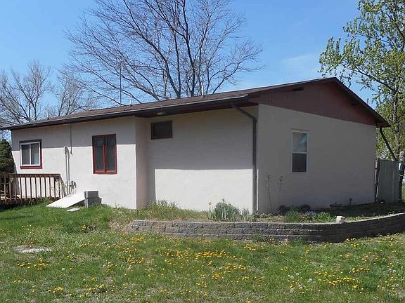 5th image of 66 Sweetwater Ave