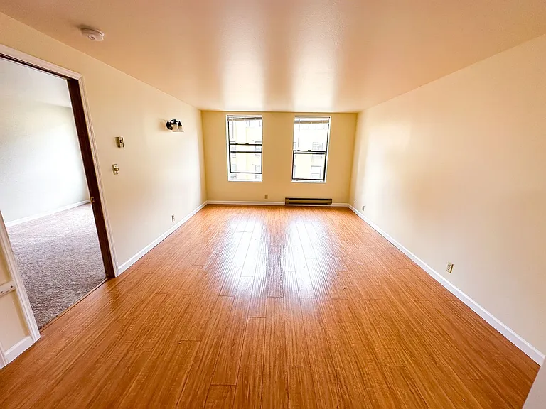 Tuscany Apartments — Photo 39