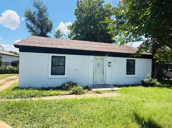 326 E Harmon Dr, Midwest City, OK 73110